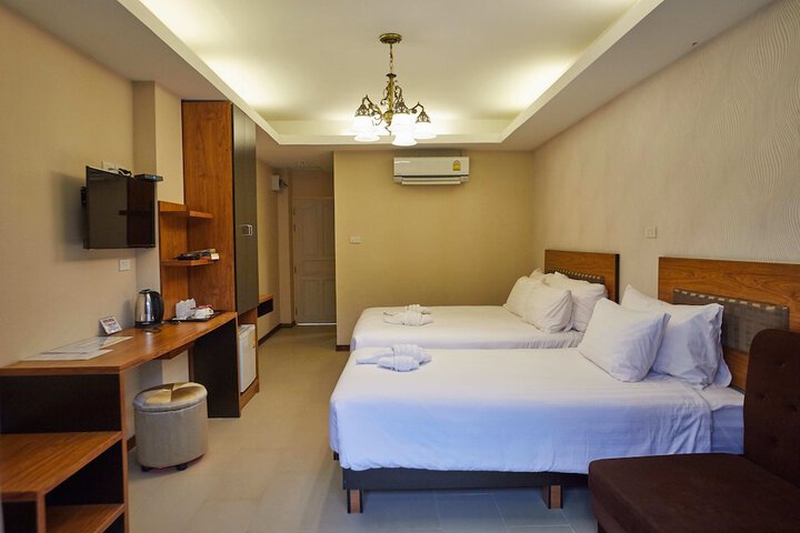 Room 25 of 94
