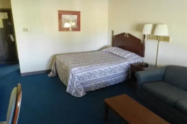 Room 3 of 9