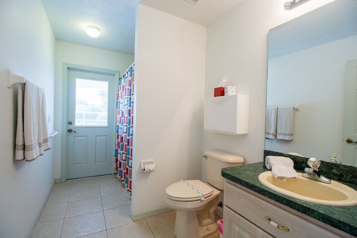 Room 6 of 11