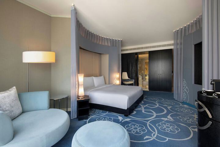 Room 56 of 251