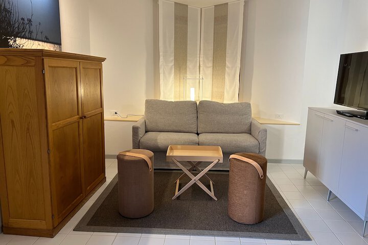 Room 52 of 99