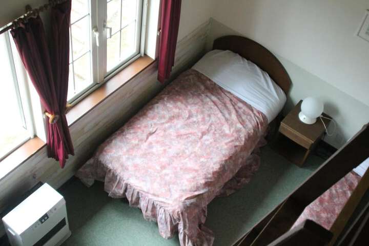 Room 8 of 21
