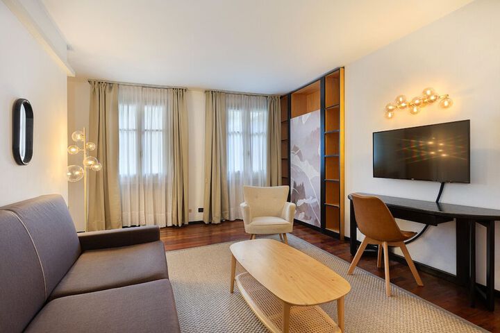 Room 33 of 73