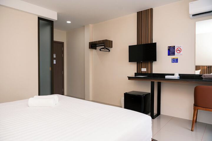 Room 30 of 97