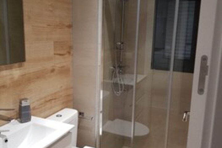 Room 4 of 61