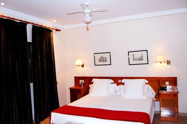 Room 30 of 71