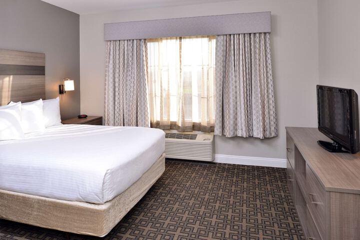 1 Queen Bed Second Floor Sofa Bed Sitting Area Work Desk WiFi Full Breakfast (19 of 19)