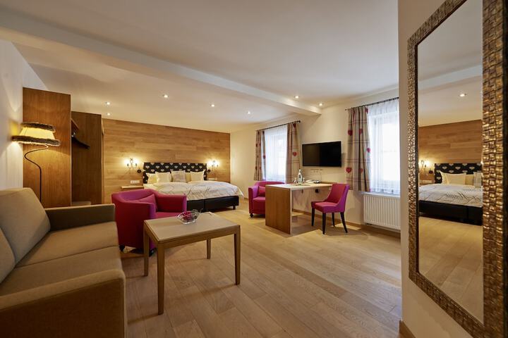 Room 33 of 66