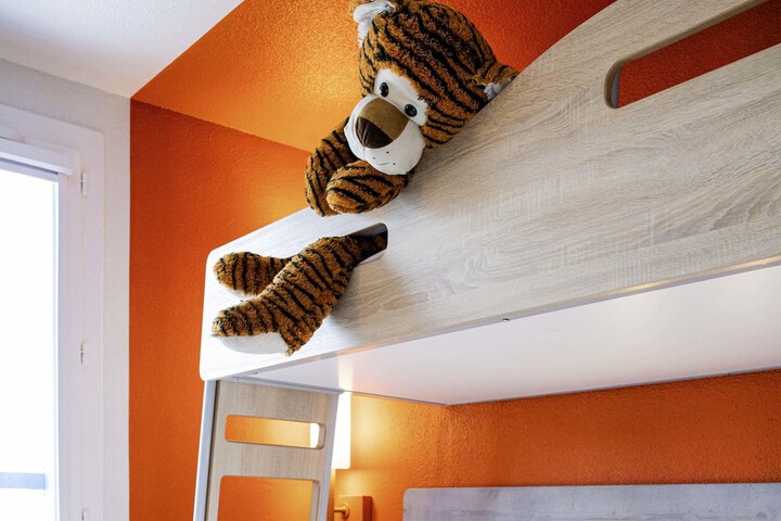 Room 18 of 68