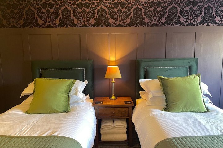 Room 21 of 77