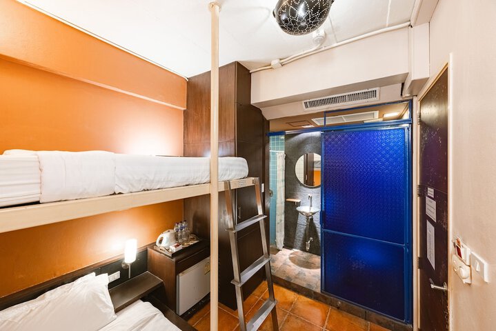 Room 26 of 53