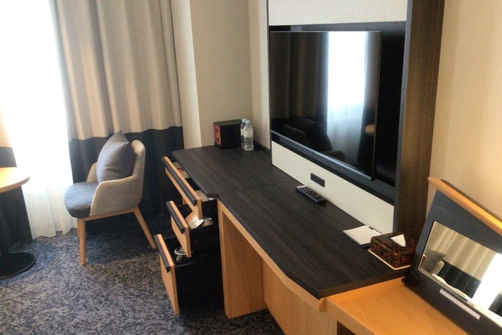 Room 26 of 86