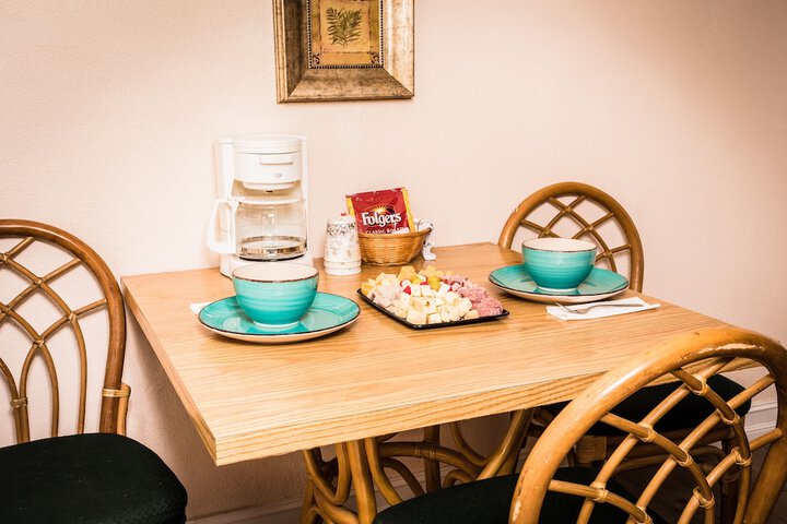 Breakfast/Coffee Service 27 of 135