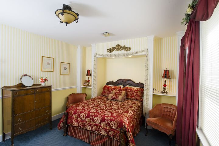 Room 8 of 40
