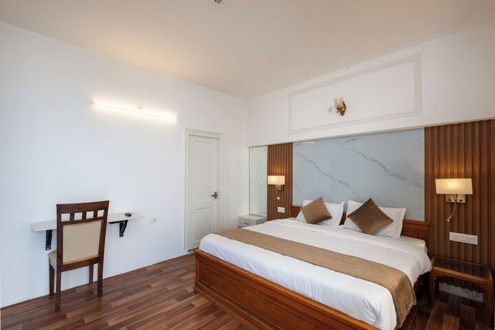 Room 8 of 52