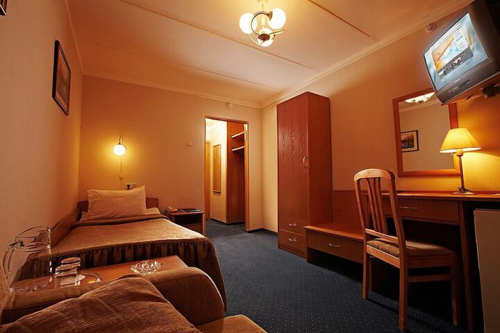 Room 22 of 65
