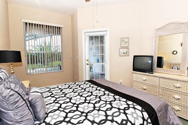 Room 9 of 20