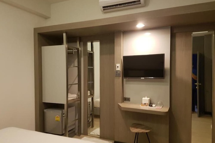 Room 7 of 28