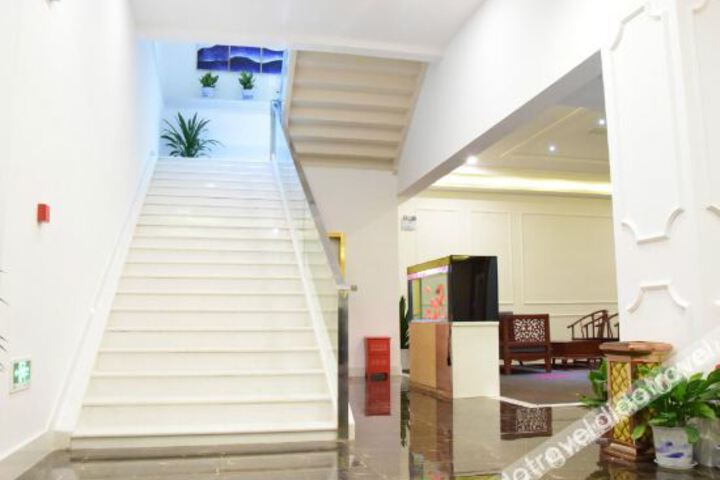Hotel Interior 11 of 29