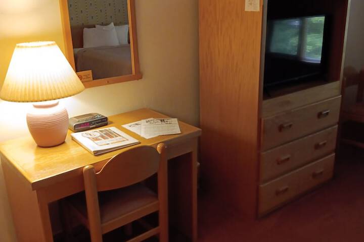 Room 21 of 38