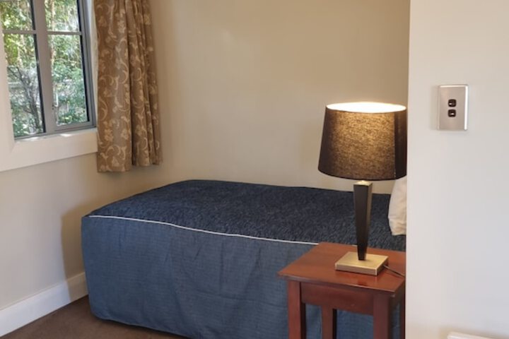 Room 16 of 77