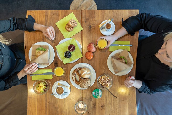 Breakfast/Coffee Service 39 of 46