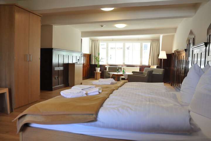 Room 12 of 27