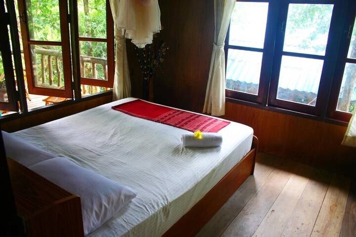 Room 6 of 43