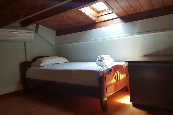 Room 3 of 12