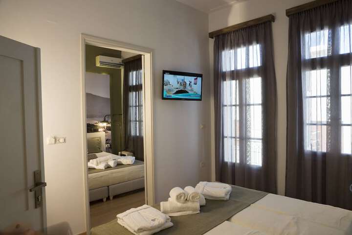 Room 2 of 34