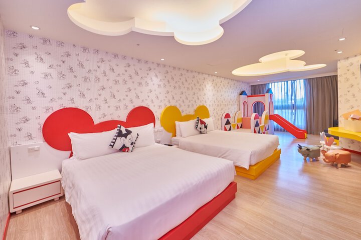 Room 44 of 120