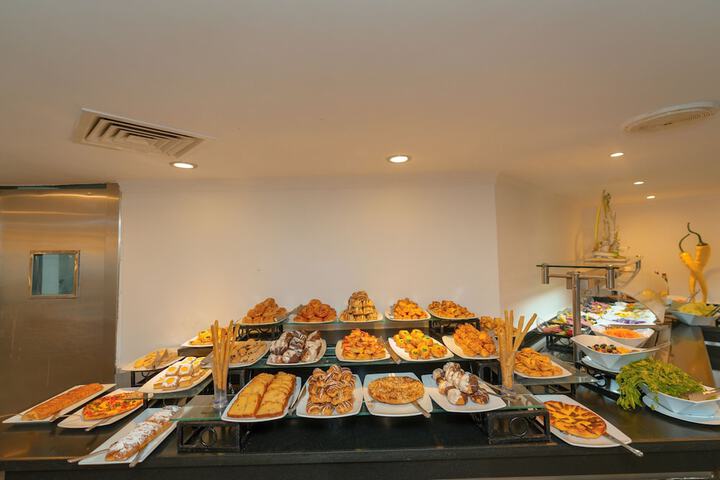 Dining 105 of 162