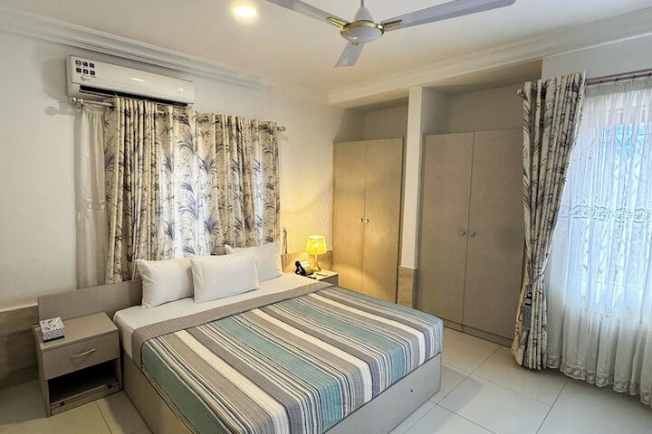 Room 5 of 27