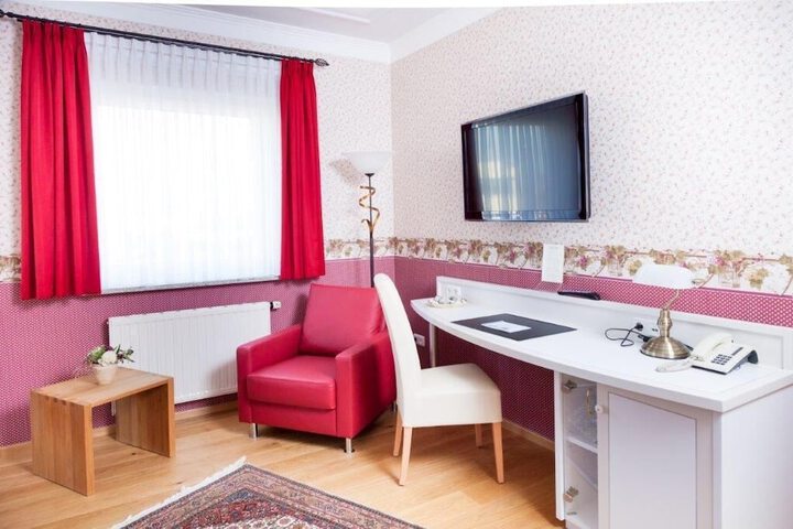 Room 5 of 25