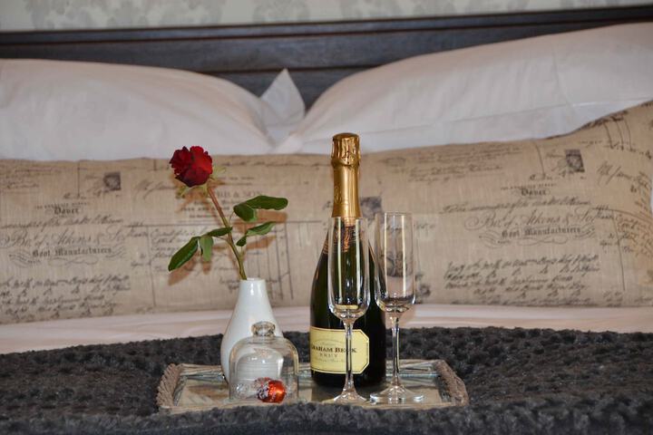 Champagne service