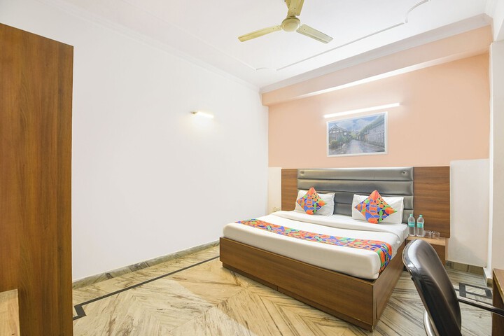 Room 22 of 28