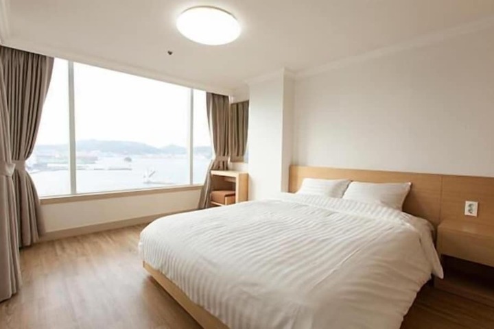 Room 5 of 45