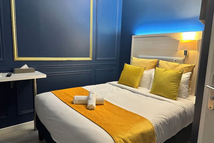 Room 12 of 38