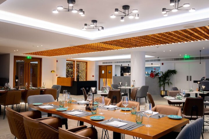 Dining 58 of 92