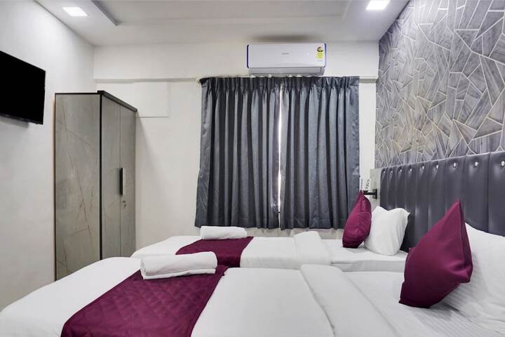 Room 3 of 9