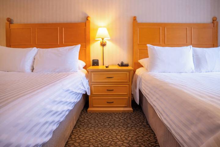 Room 16 of 40