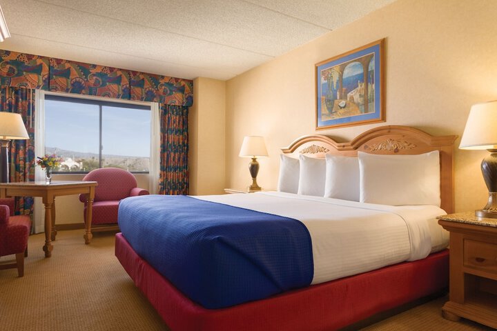 Room 11 of 105