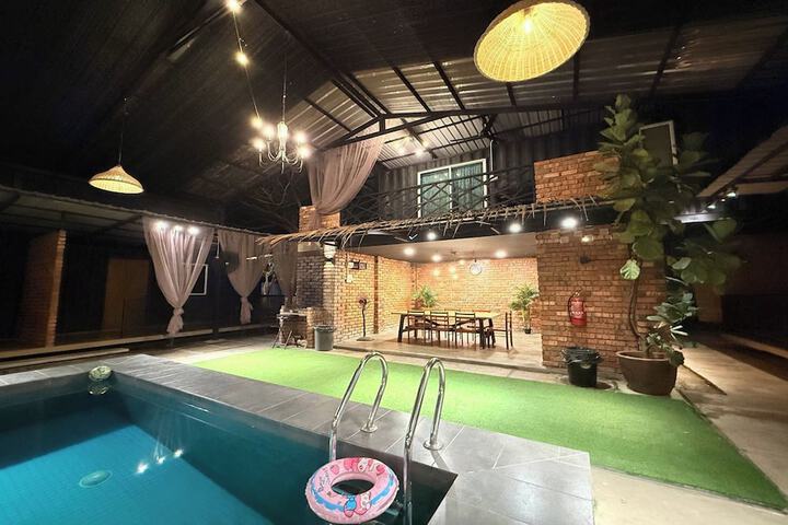 Pool 38 of 71