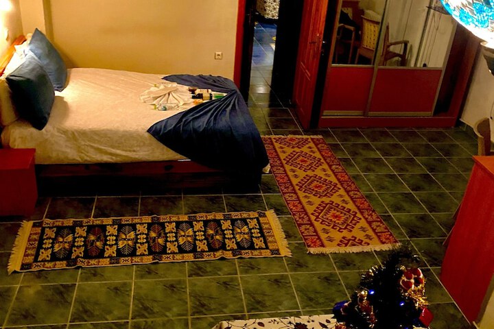 Room 13 of 21