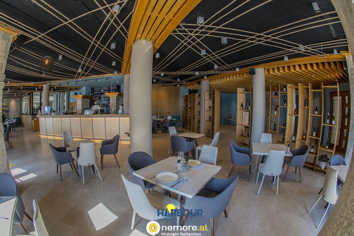Dining 89 of 107