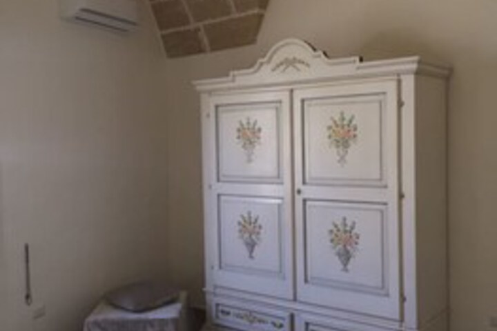 Room 16 of 19