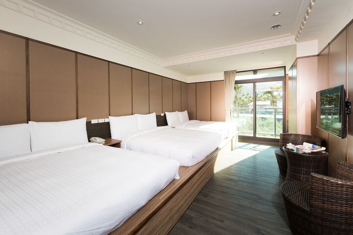 Room 10 of 120