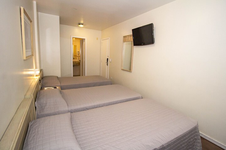 Room 15 of 110