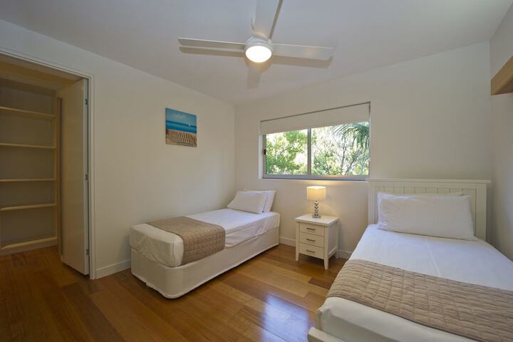 Room 5 of 13