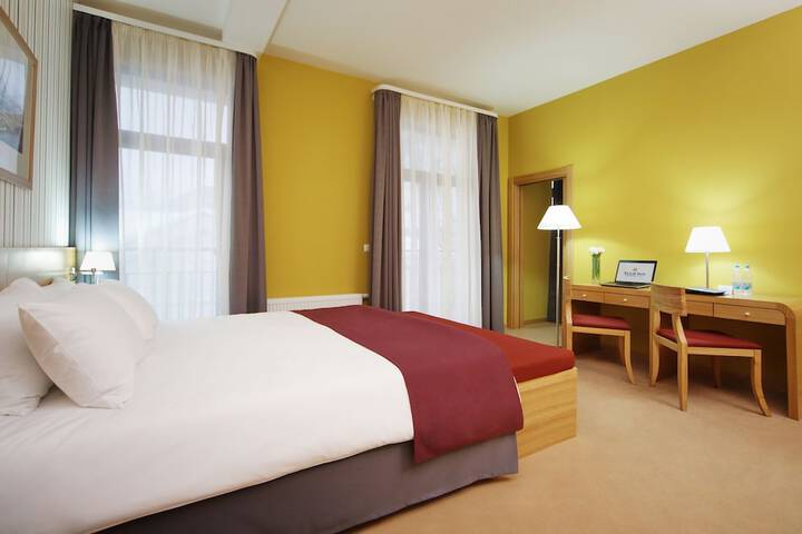 Room 5 of 61